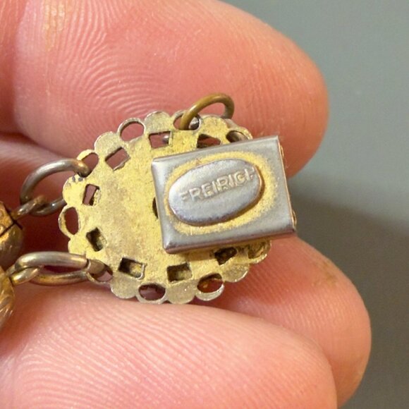 Vintage FREIRICH Gold Tone Filigree Scarab Bracelet Glass Stones w/ Safety Chain - Picture 8 of 16